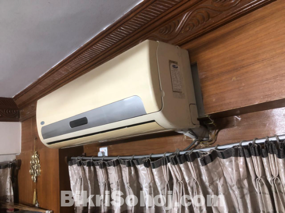 1.5 Ton Carrier Brand Air Conditioner with outdoor